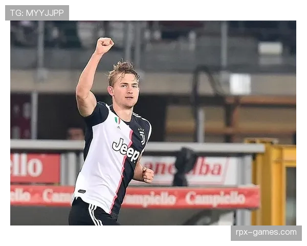 拜仁铁卫德里赫特职业轨迹引关注 新赛季或将迎来关键转折