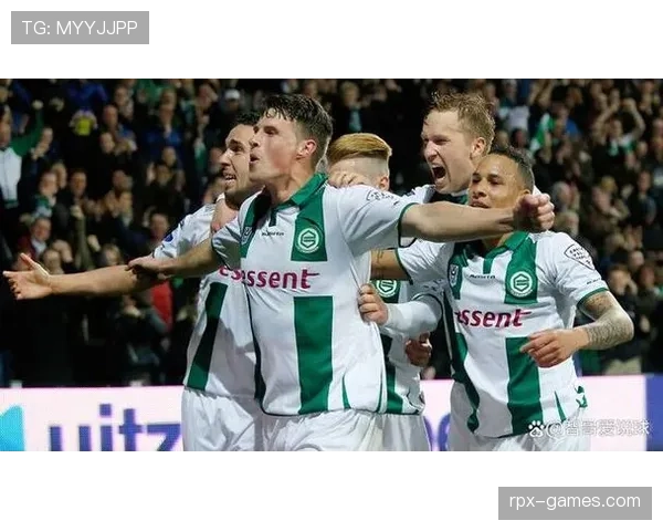 格罗宁根中场发挥出色,助力球队稳步迈向晋级目标 格罗宁根中场发挥出色,助力球队稳步迈向晋级目标