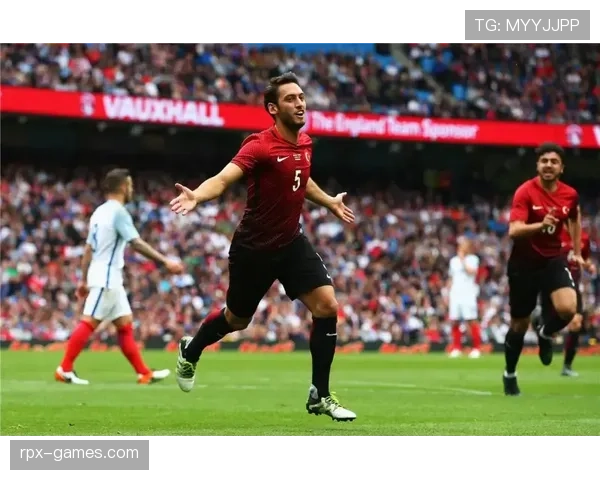 恰尔汗奥卢持续稳定发挥,助球队关键战取胜 恰尔汗奥卢持续稳定发挥,助球队关键战取胜