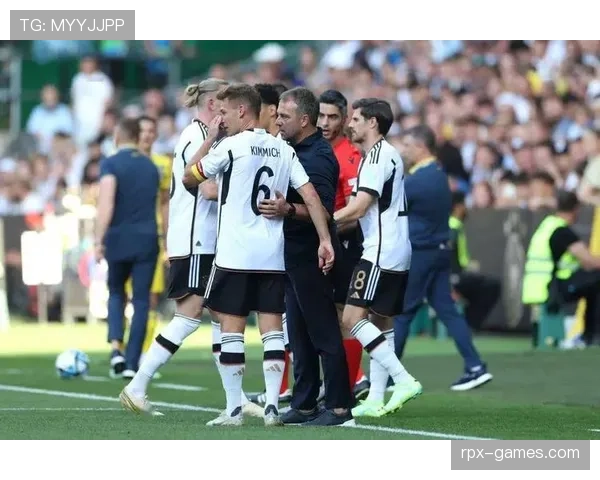 基米希状态回暖携手队友默契配合,助球队剑指胜利新高峰 基米希状态回暖携手队友默契配合,助球队剑指胜利新高峰