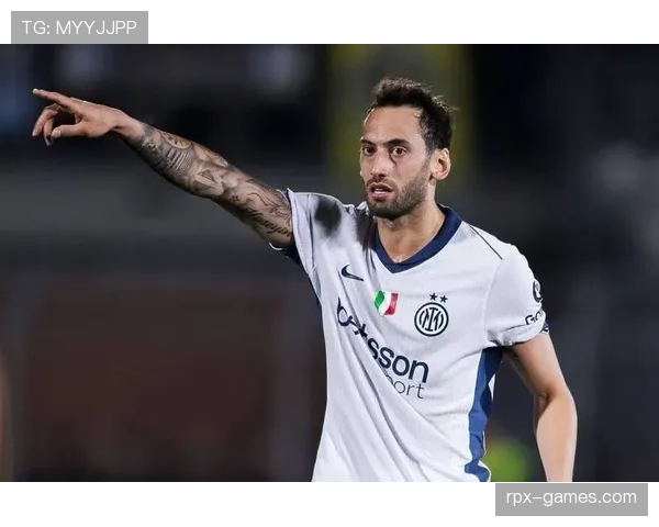 恰尔汗奥卢与巴雷拉持续默契配合,推动球队表现稳健。 恰尔汗奥卢与巴雷拉持续默契配合,推动球队表现稳健。