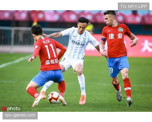 卡隆·巴特勒无球跑动制造空位，拉开空间提升球队进攻效率